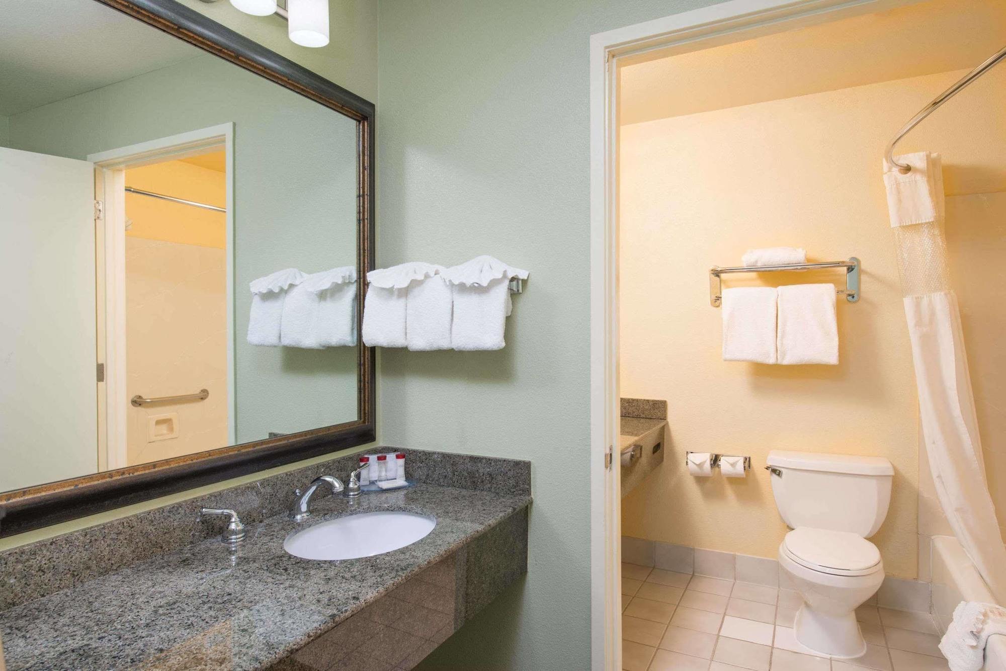 Radisson Hotel West Sacramento Dış mekan fotoğraf